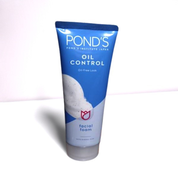 Pond’s Oil Control Facial Foam With Mineral Clay 100gm