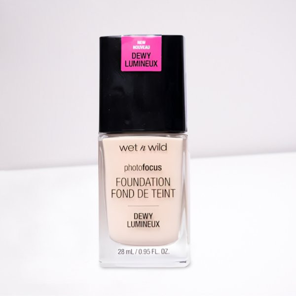 Wet N Wild Photo Focus Dewy Foundation- Soft Ivory-28ml